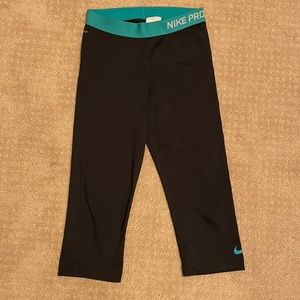 Nike Dri-Fit crop leggings